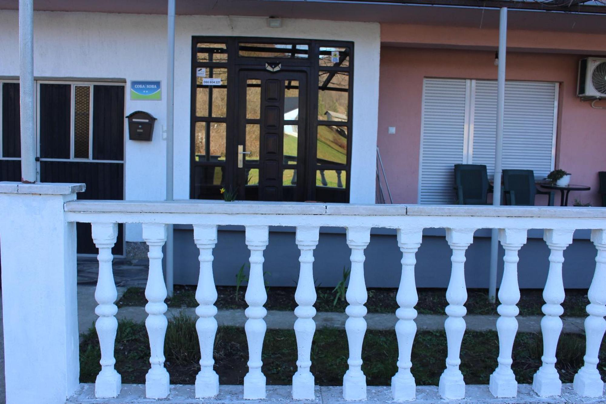 Apartmani Ramonda Teslic Bagian luar foto